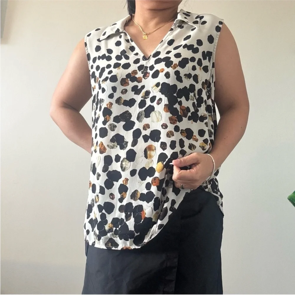CAbi Black and Brown Sleeveless Notched Collar Blouse - Picture 2 of 7